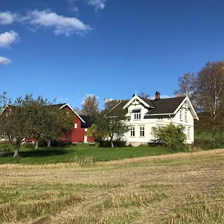 Nedre Eie Villa